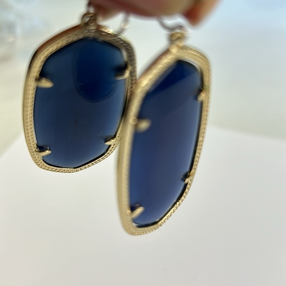Kendra Scott 14K gold plated navy earrings 2" Statement Earrings - Picture 6 of 6